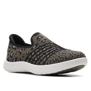 Clarks Cloudsteppers Womens Adella Step Sneaker